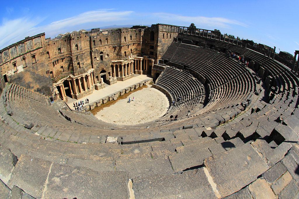 Det romerske teateret i Bosra i Syria. Foto. 