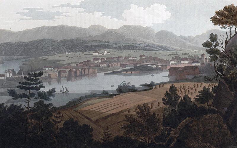Utsikt over Skien anno 1800. Bybebyggelse med jordbruk i forkant og i bakgrunnen. Maleri.