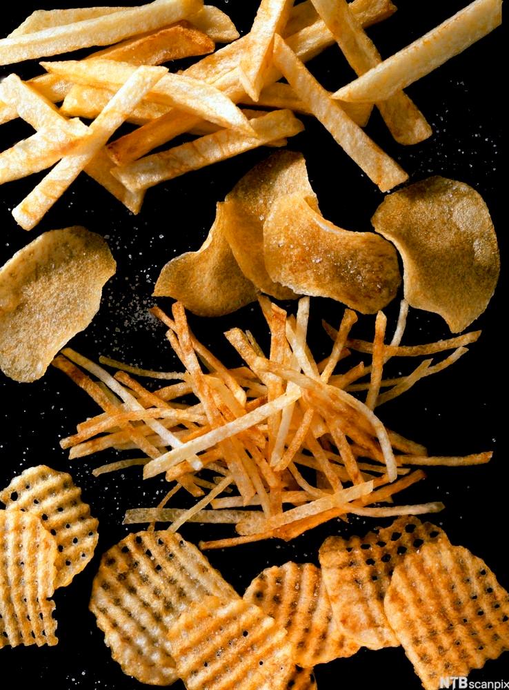 Bilde av Pommes frites, potetchips og potetsticks. Foto.