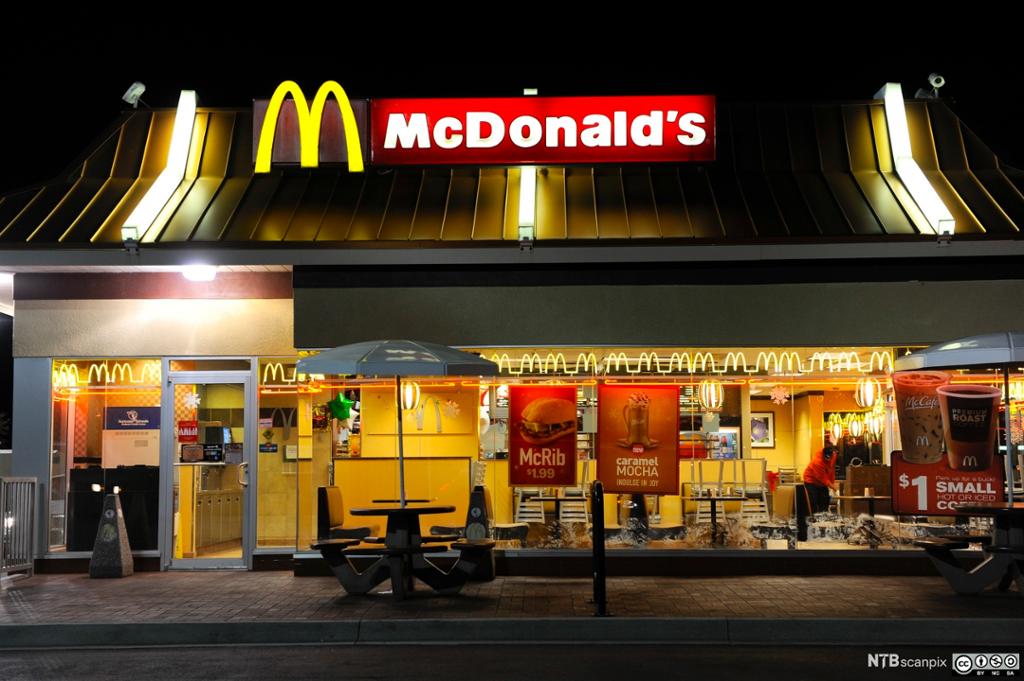 Bilde av et McDonald's-skilt.