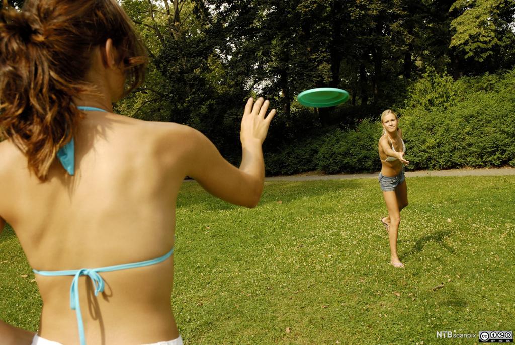 Frisbeekast. Foto.
