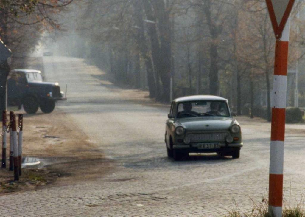 Bilde av en trabant i 1989.