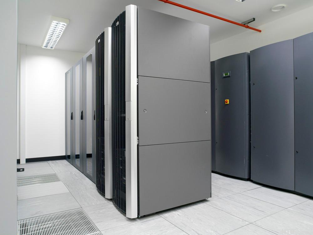 Stort serverrom. Foto
