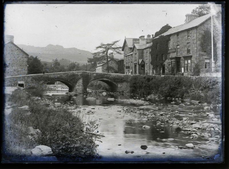 Black and white image from Beddgelert. Photo.