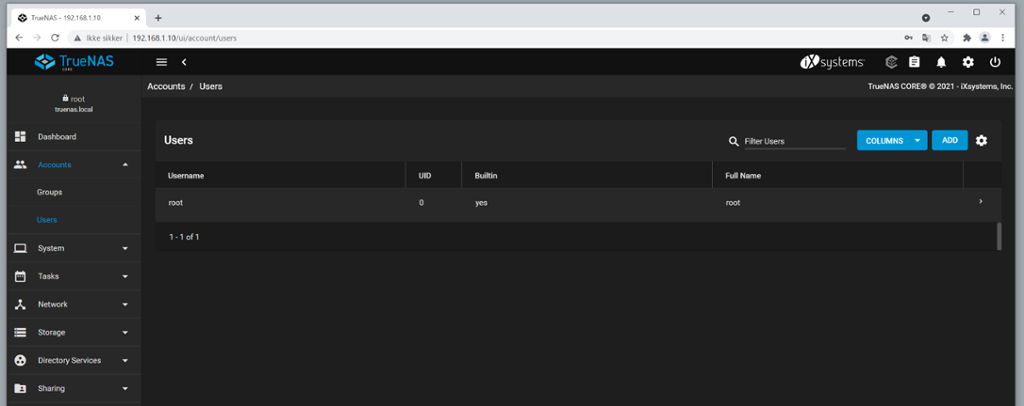 Webgrensesnitt av TrueNAS, "Accounts" i venstre meny er valgt, og undermenyen "Users" er valgt. Skjermbilde.