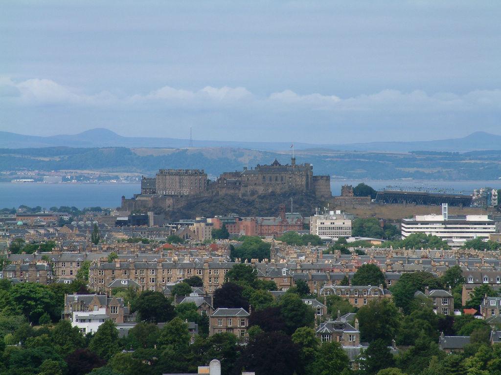 the edingburgh castle and the firth of forth.photo