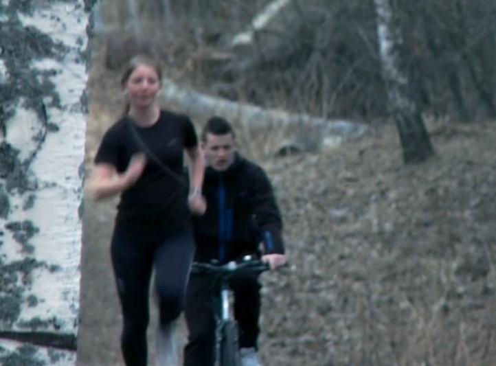 Jogging og sykling. Foto.