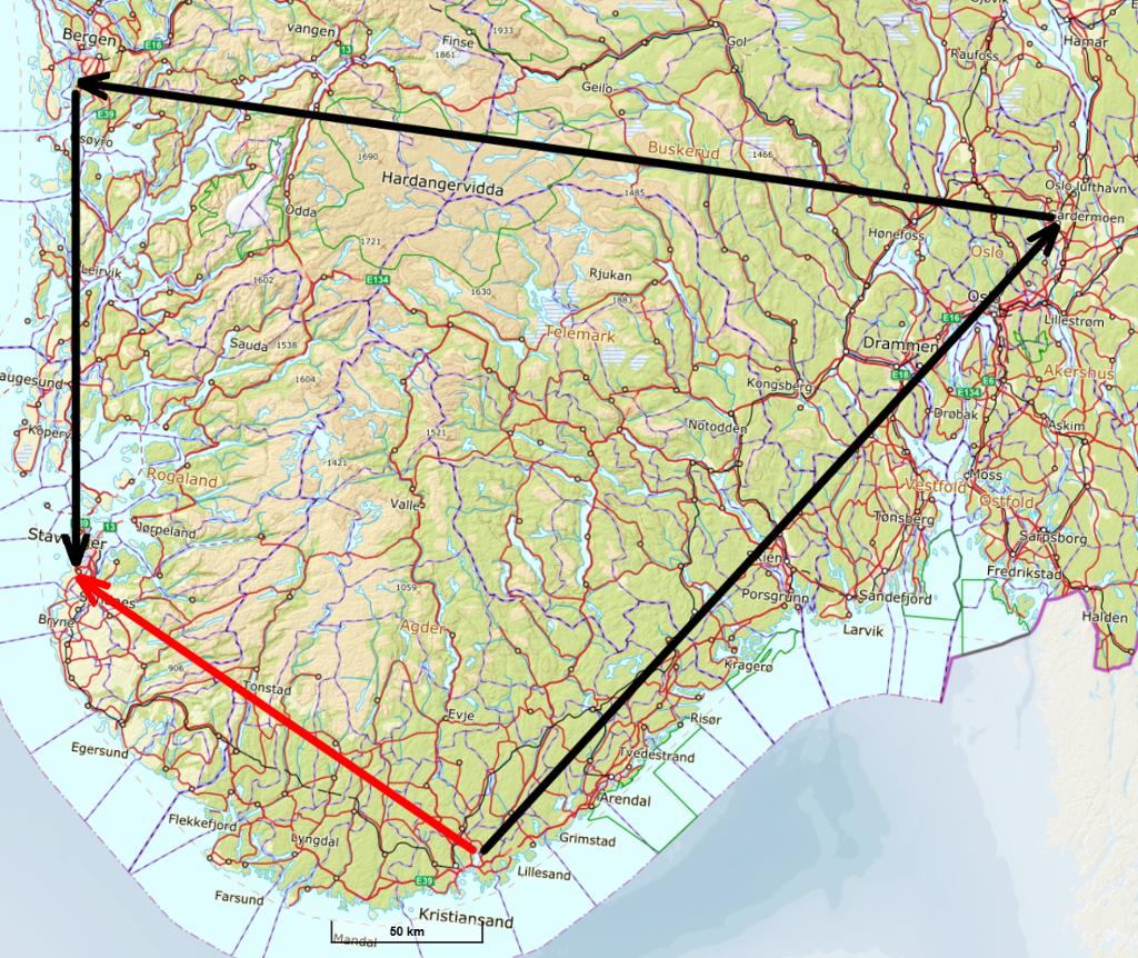 Kart over den sørligste delen av Norge. Fire piler på kartet danner en firkant. Ei svart pil går fra Oslo Gardermoen til Bergen Flesland, ei svart pil går fra Bergen Flesland til Stavanger Sola, ei svart pil går fra Kristiansand Kjevik, og ei rød pil går fra Kristiansand Kjevik til Stavanger Sola. Illustrasjon.