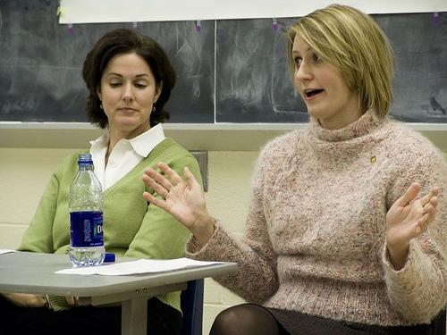 Woman arguing. Photo.
