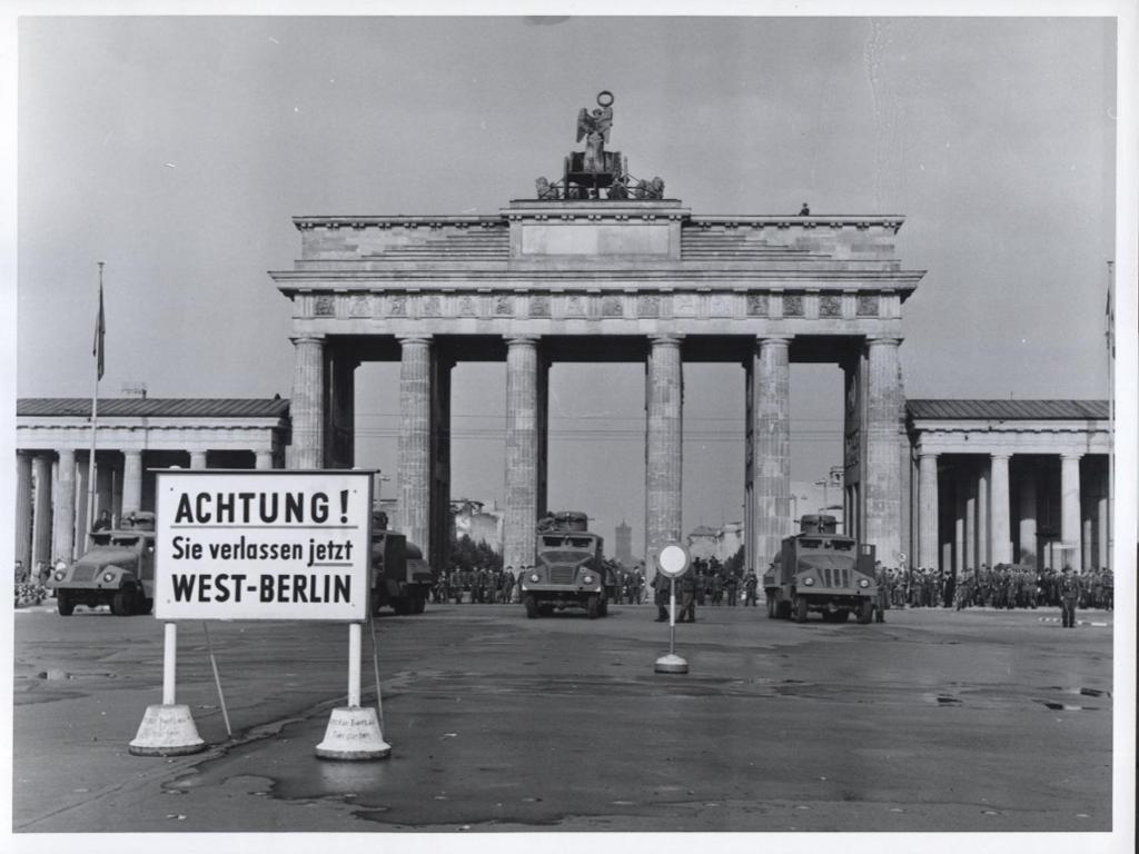 Brandenburg Gate - Flickr - The Central Intelligence Agency (1).jpg. Bilde.