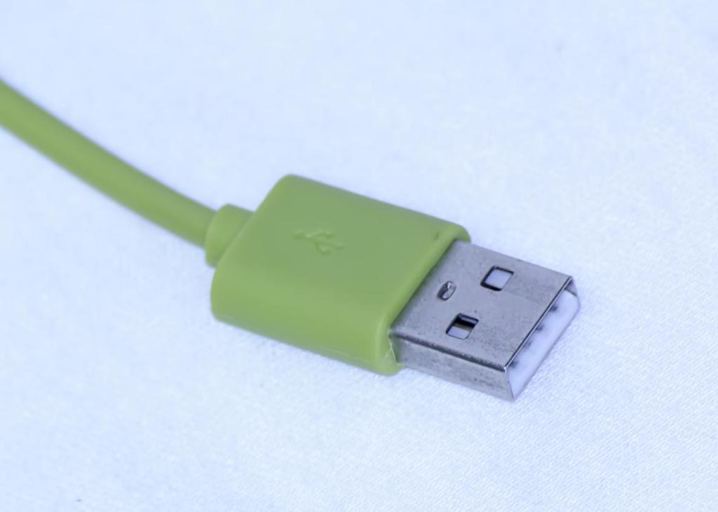 Grøn USB type A han kontakt. Foto