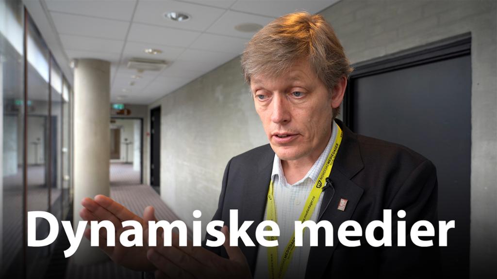 Startplakat for filmen "Dynamiske medier". Bildet viser medieforsker Jens Barland og tittelen på filmen. Kollasj.