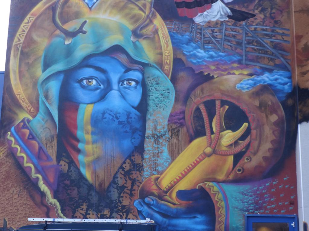 Måaladamme graffitije vïetjesne. Guvvie.