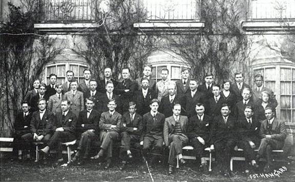 Tillitsmenn for Fedrelandslaget på kurs i april 1932. Foto.