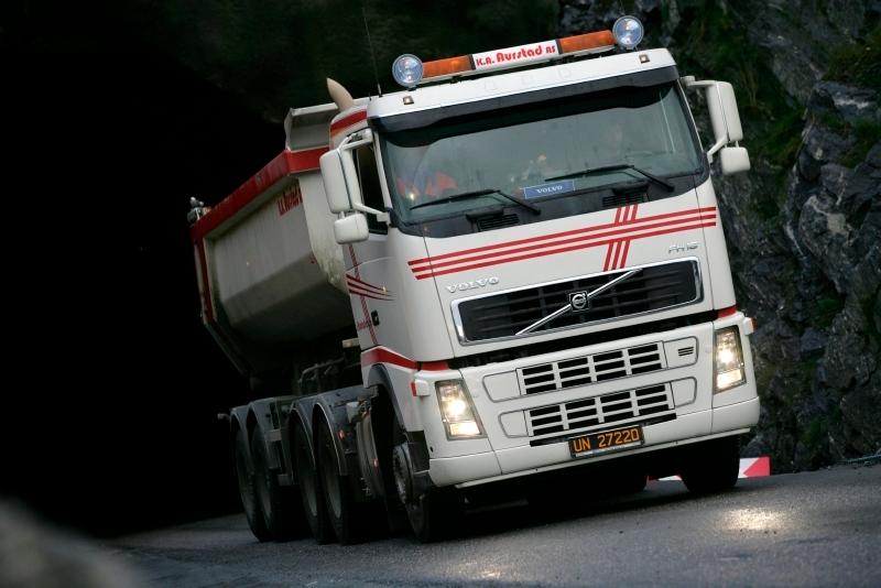 Vel riktig gir inn i bakken slik at du unngår nedgiring.