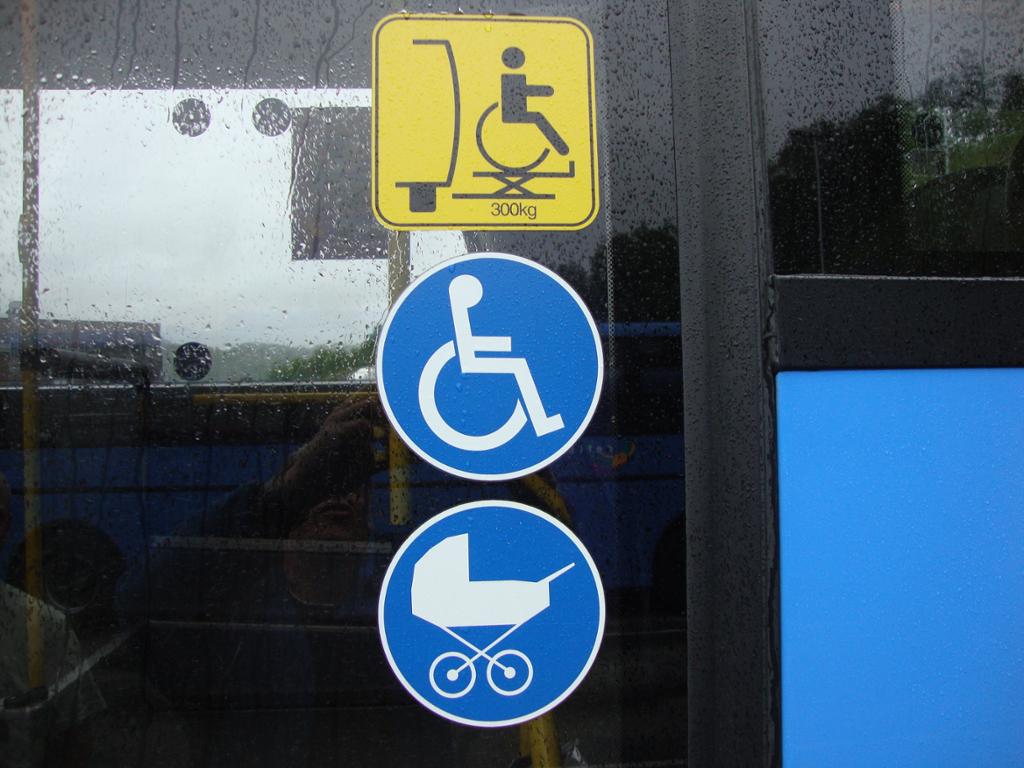 Symbol for barnevogn og rullestol