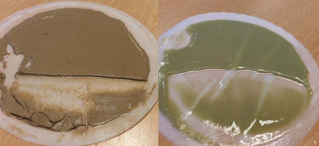 Bilde av to brukte filtre med små partikler som er fanget. Filteret er brukt til å teste filteregenskapene i en væske. Foto. 