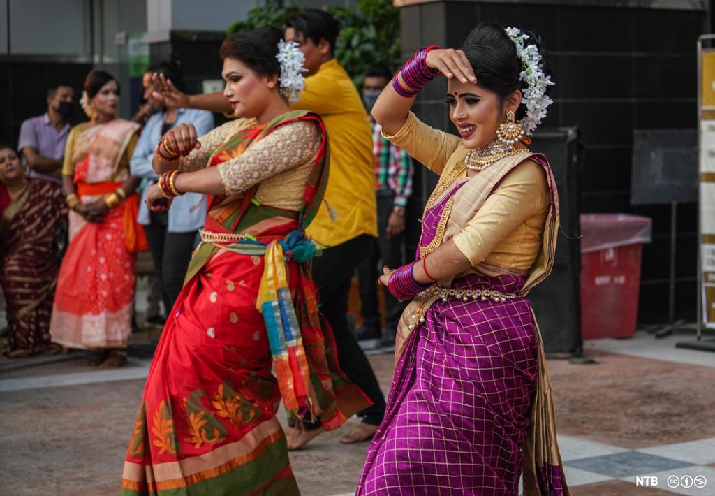 Transpersoner i Bangladesh som gjennomfører en flashmob. Foto.