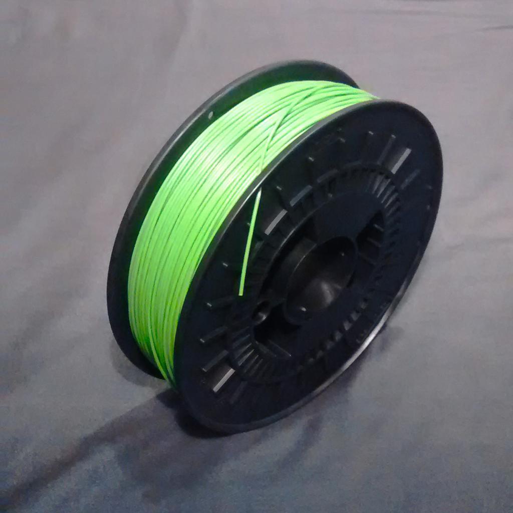 Spole med filament til 3D-printing. Foto.