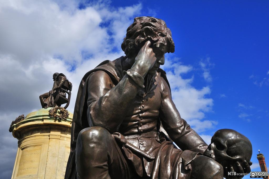 Statue of Hamlet, Stratford-upon-Avon