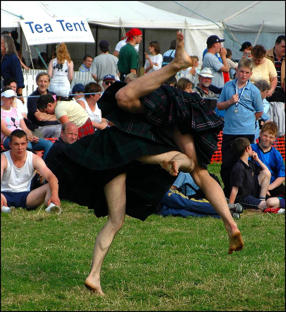 Highland Games wrestlers. Photo.