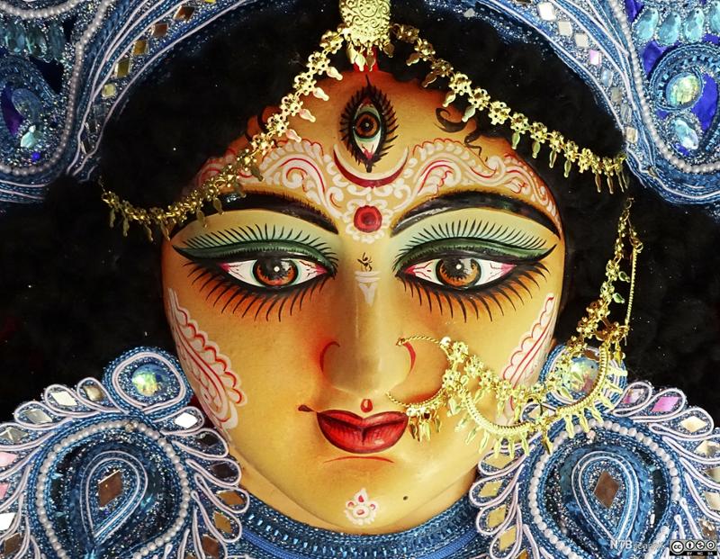Ansiktet til gudinnen Durga. Foto.