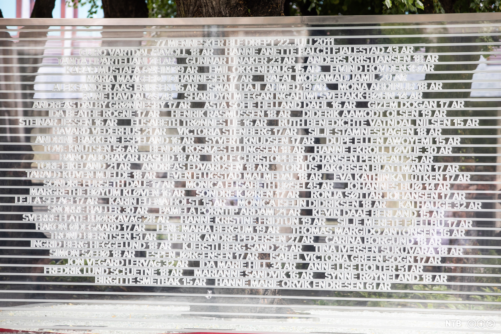Minnetavle med navnene til de som ble drept 22. juli 2011. Foto.