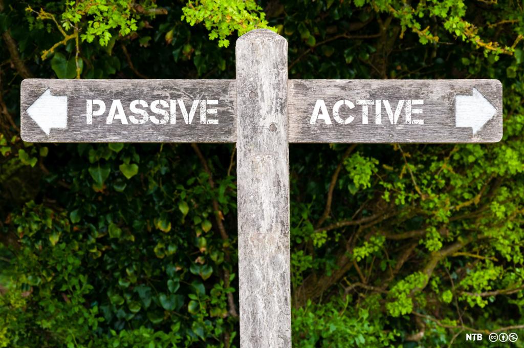 Passive versus Active directional signs. Photo. 