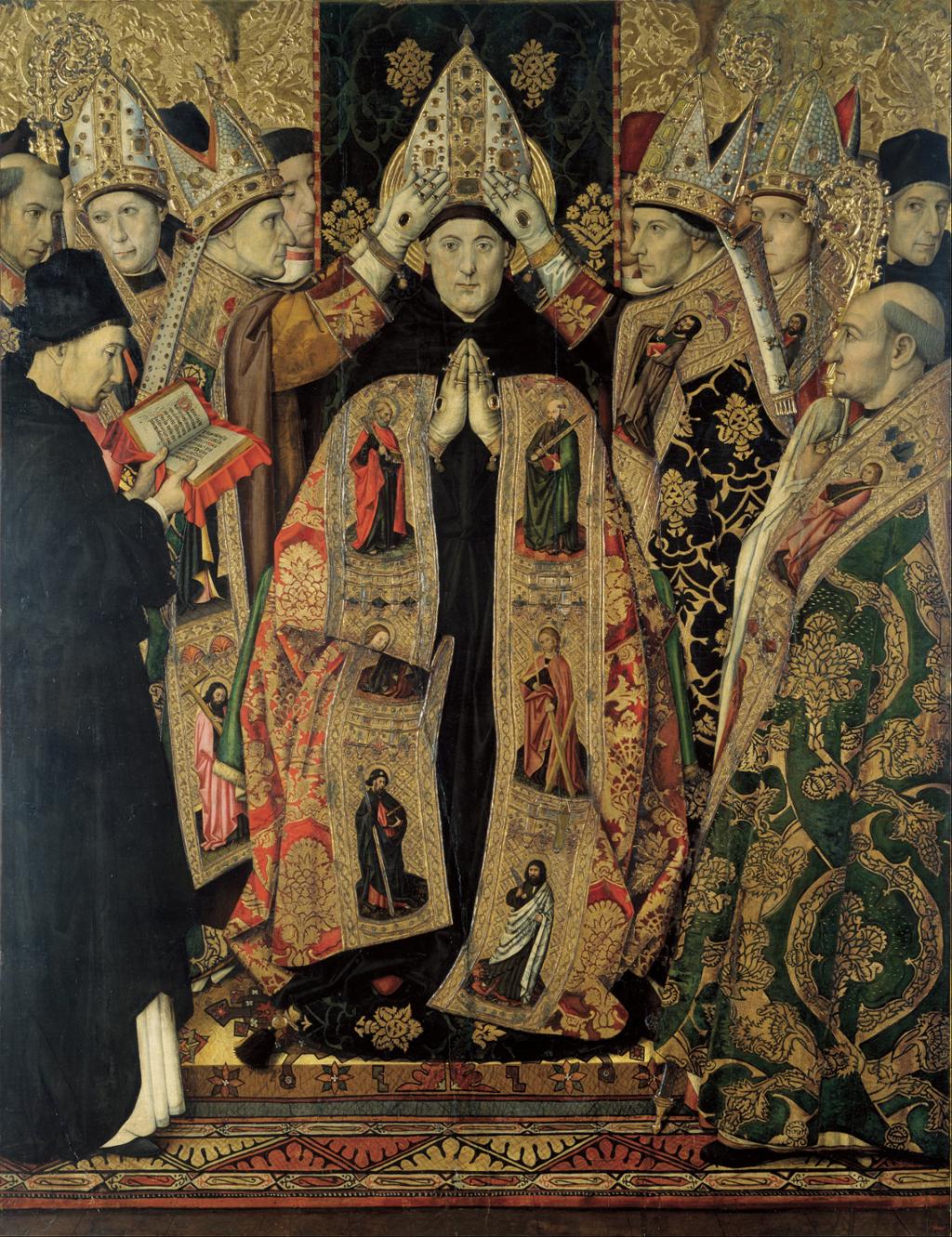 En mann i rikt dekorert kappe blir påsatt en biskopslue av to menn, også i dekorerte kapper. Flere menn i prestekapper står rundt. Oljemaleri dekorert med bladgull.