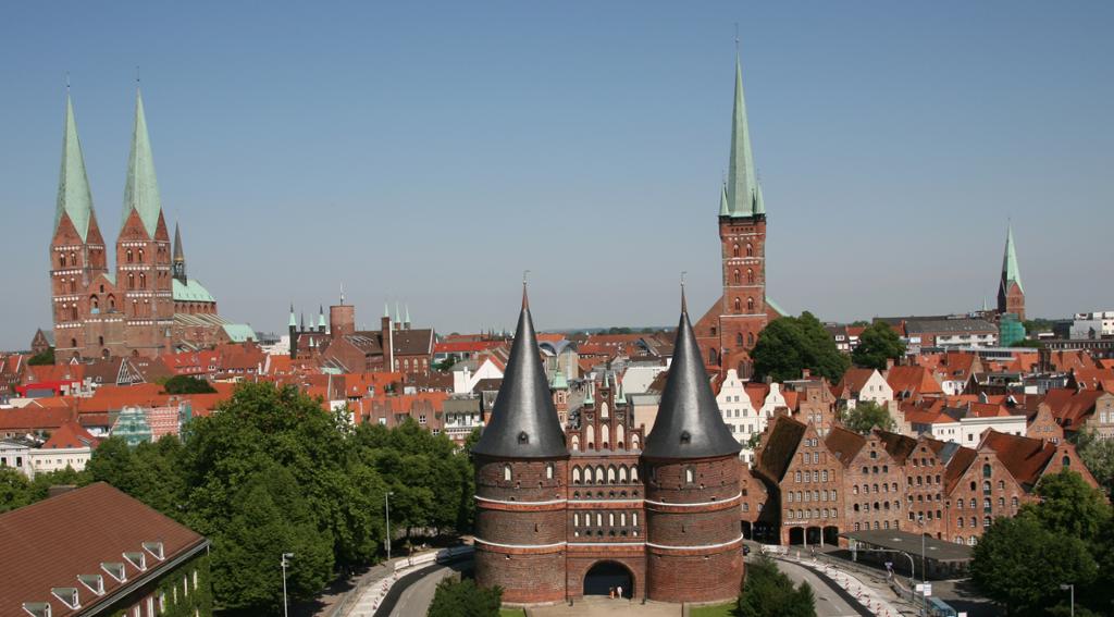 Gamlebyen i Lübeck. En av byportene. Foto.