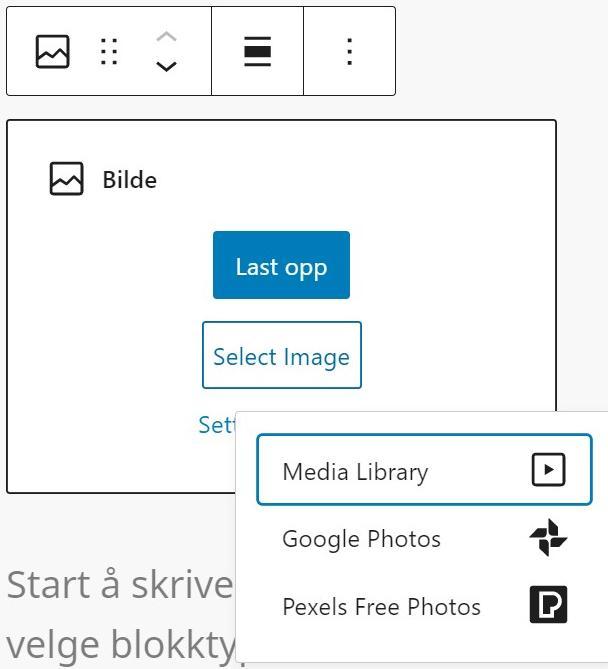 Dialogboks i Wordpress med verktøylinje og valg som dukker opp ved å velge «bilde». Det står «last opp», «select image», og videre «media library», «Google Photos» og «Pexels Free Photos». Skjermbilde. 