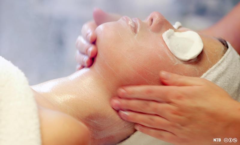 Spa 2008 - hudpleie - ansiktsbehandling - velvære - ansiktsmassasje - massasje - massage - hudpleiesalong - hudkrem -ansiktsmaske - skjønnhetsbehandling.