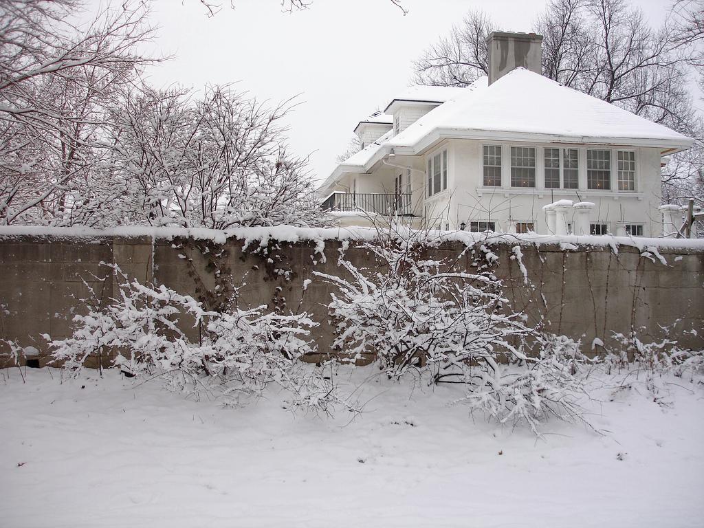 House in the snow. Foto.