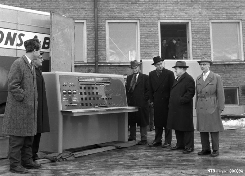 En av meteorologisk inststutts første datamaskiner. Foto.