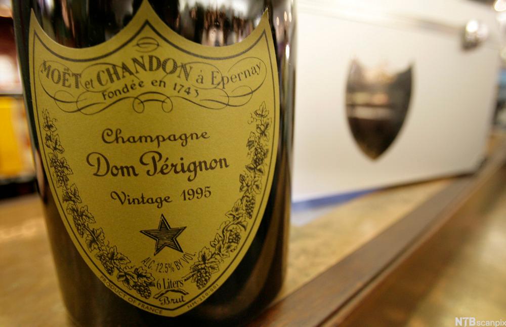 En flaske med Dom Perignon fra 1995. Foto.
