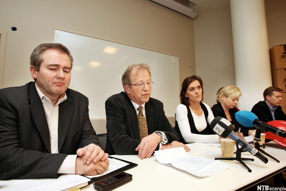 Bilde av en pressekonferanse i forbindelse med bygging av nytt operahus i Oslo. Foto.