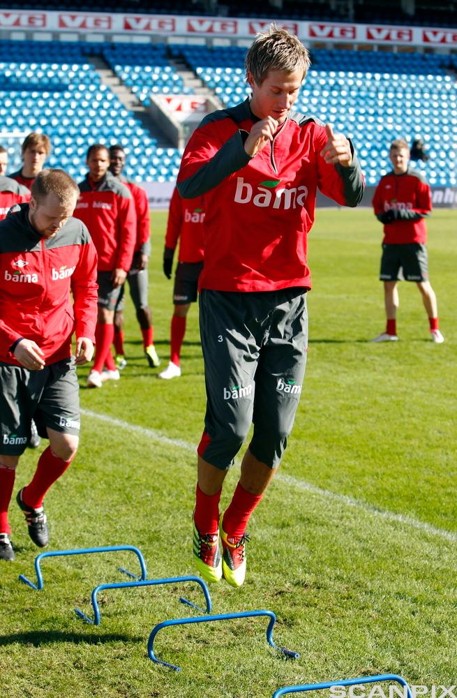 Morten Gamst Pedersen trener spenst sammen med landslaget på Ullevåll Stadion.