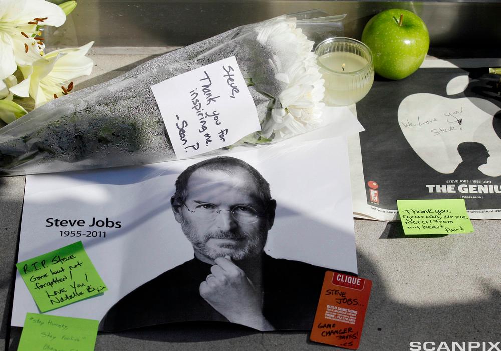 Tribute to Steve Jobs outside of an Apple store in Chicago. Foto.