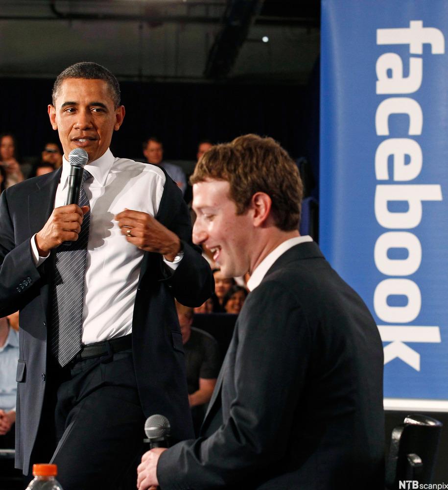 Obama attends a meeting at Facebook headquarters