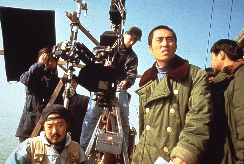 Regissør Zhang Yimou på settet til filmen Shanghai Triad. Foto.