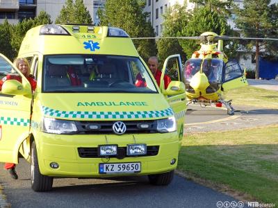 Modellklarert. Ambulanse og luftambulanse av typen EC 135. Foto.