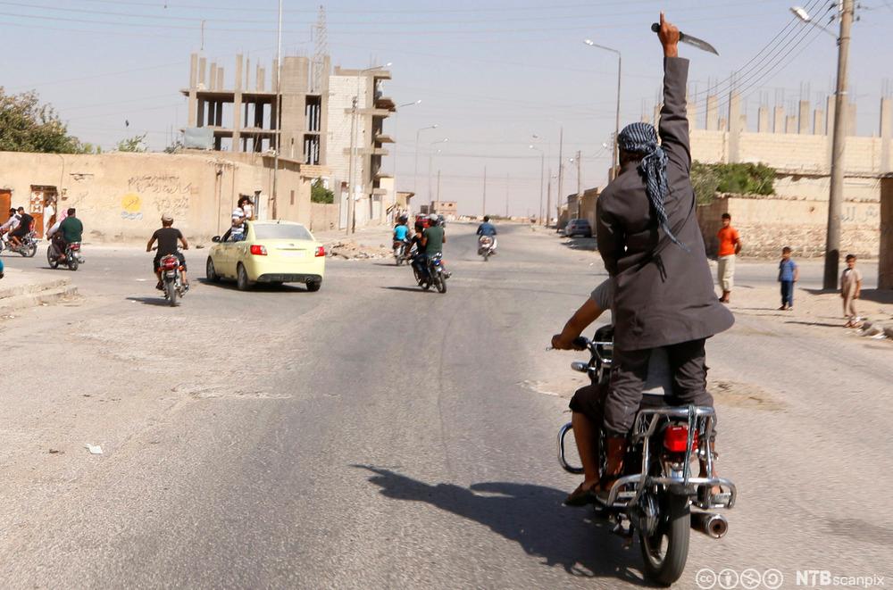 IS tar over flybase i Syria. Foto.