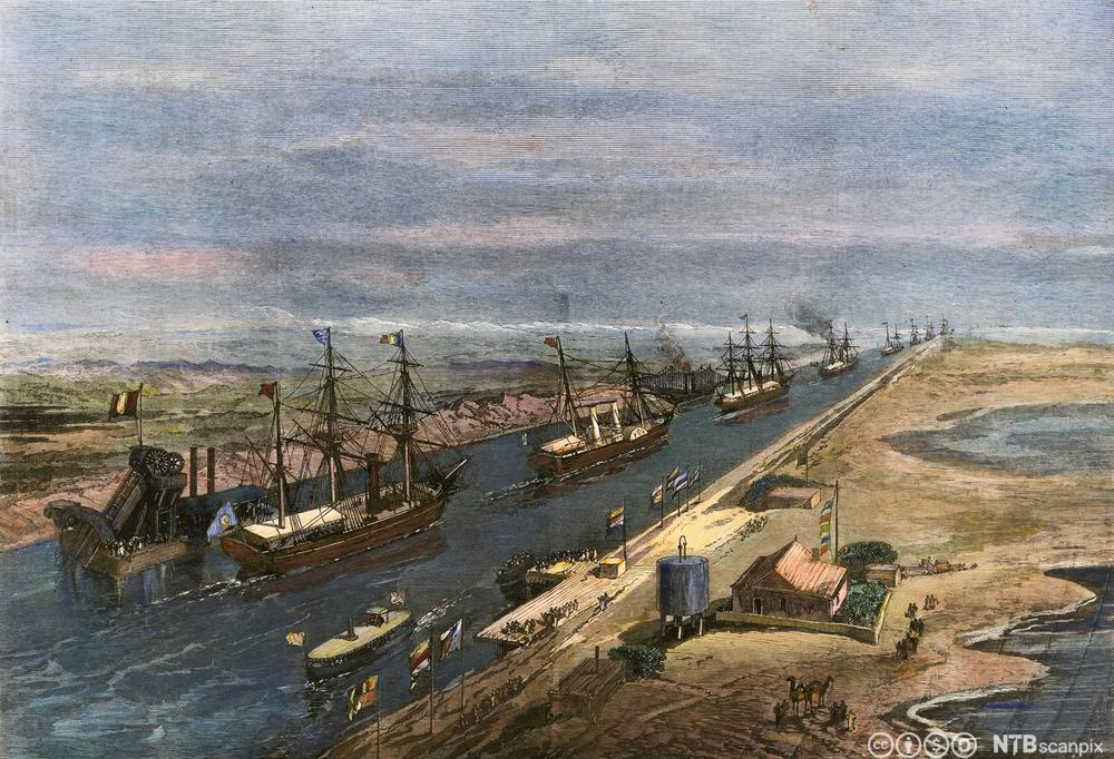 Prosesjon av skip ved åpningen av Suezkanalen i november 1869. Illustrasjon.
