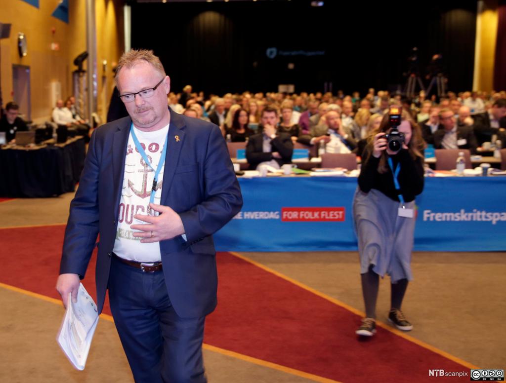 Politiker Per Sandberg på FrPs landsmøte. Foto.