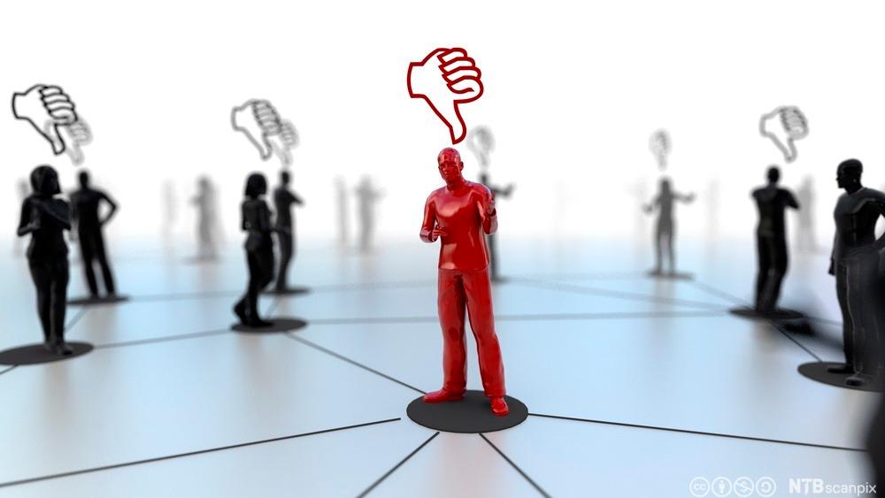 En rekke figurer i svart og én figur i rødt med "tommel ned"-symbolet fra sosiale medier over hodene. Illustrasjon.