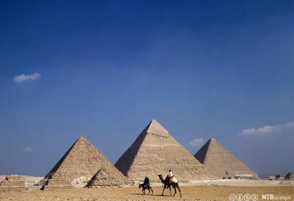 Pyramidane i Giza. Foto.