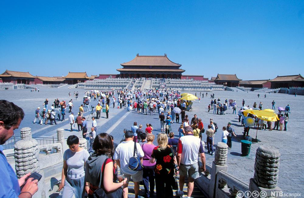 Turister i Den forbudte by i Beijing. Foto.