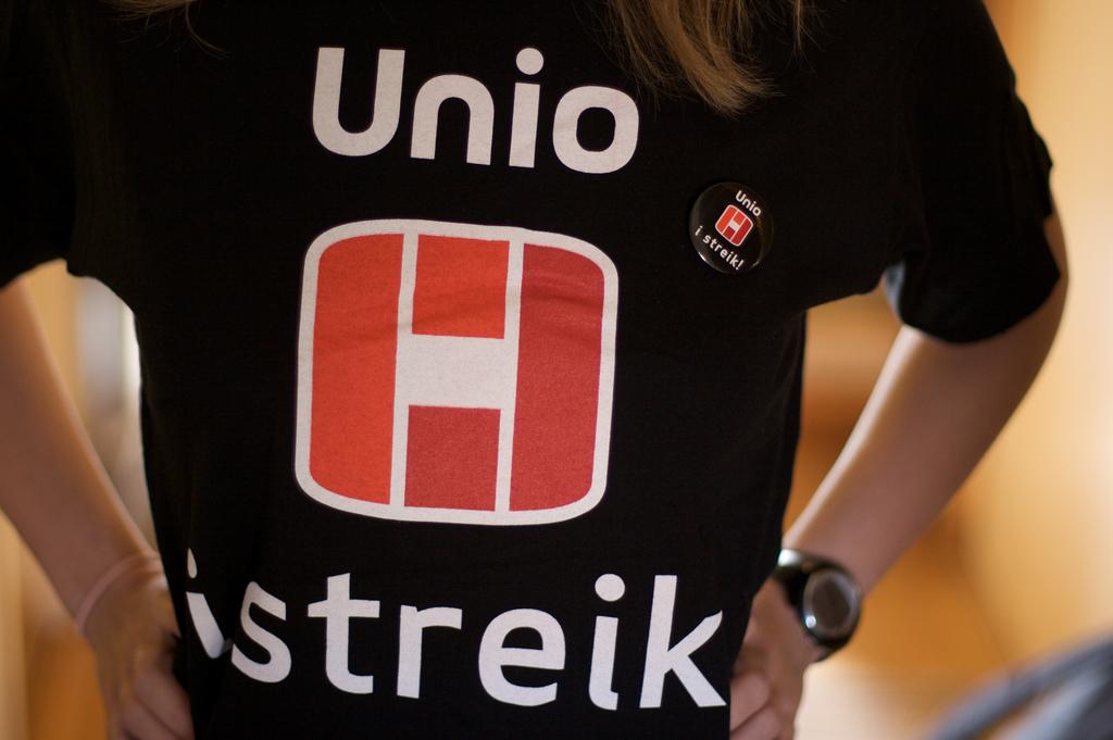 Person med t-skjorte "Unio i streik". Foto.