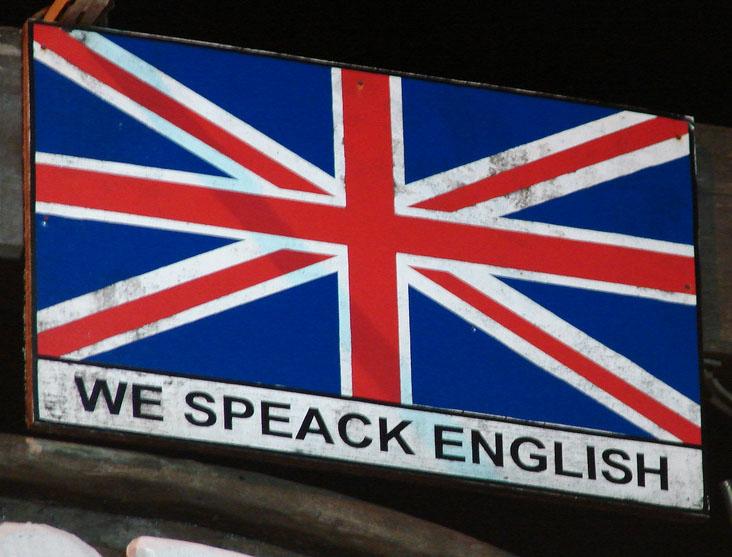We speak English. Foto. 