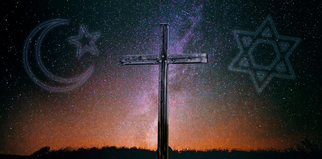 Religiøse tegn i naturen. Kors, Davidstjerne og Hilal vist mot en stjernehimmel. Foto.